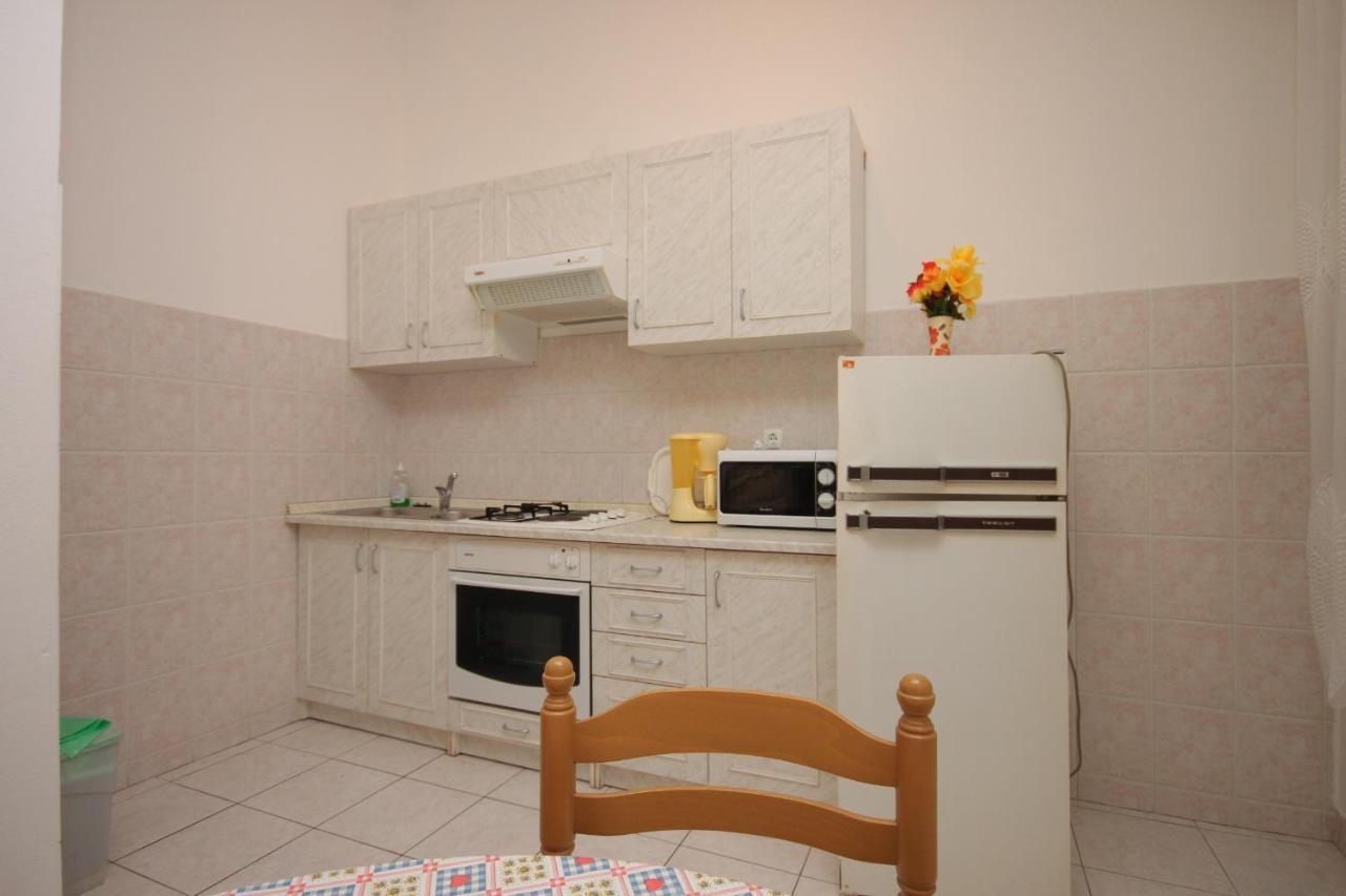 With A Parking Space - 7073 Apartmán Umag